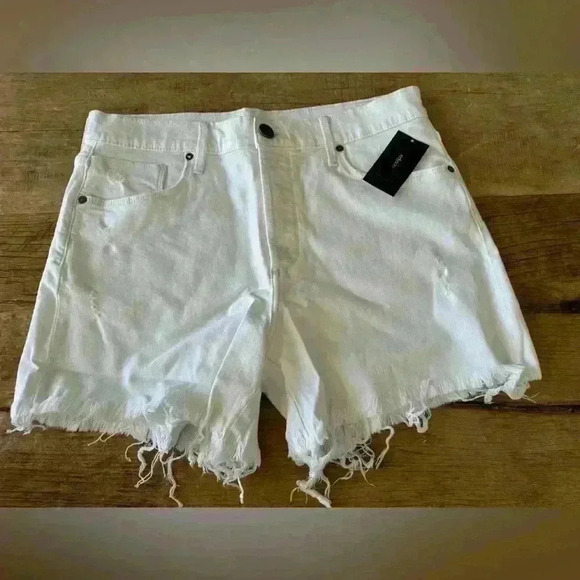 🔥NWT Edyson Delon High Rise Shorts, White, Distressed, Fringe~Sizes 29 & 30🔥 - Picture 3 of 7